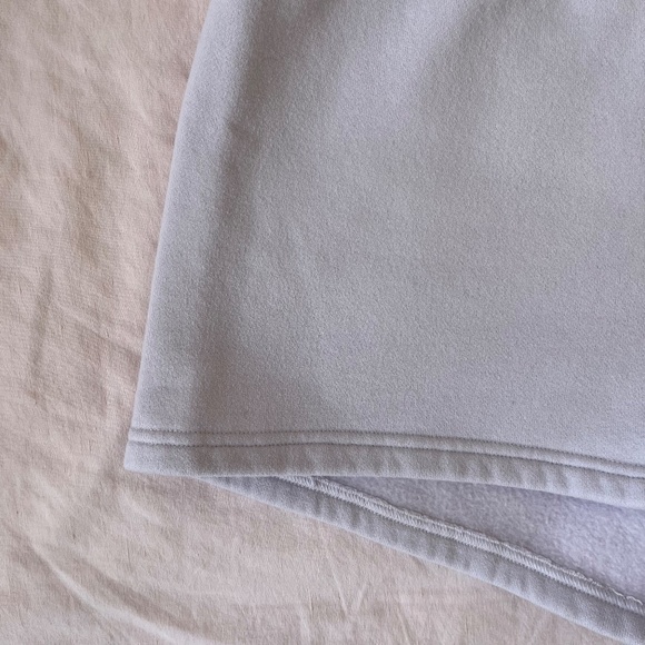 Aritzia Tna⎜COZY FLEECE PERFECT HI-RISE 3" SWEATSHORT⎜GREY LILAC - Picture 9 of 16